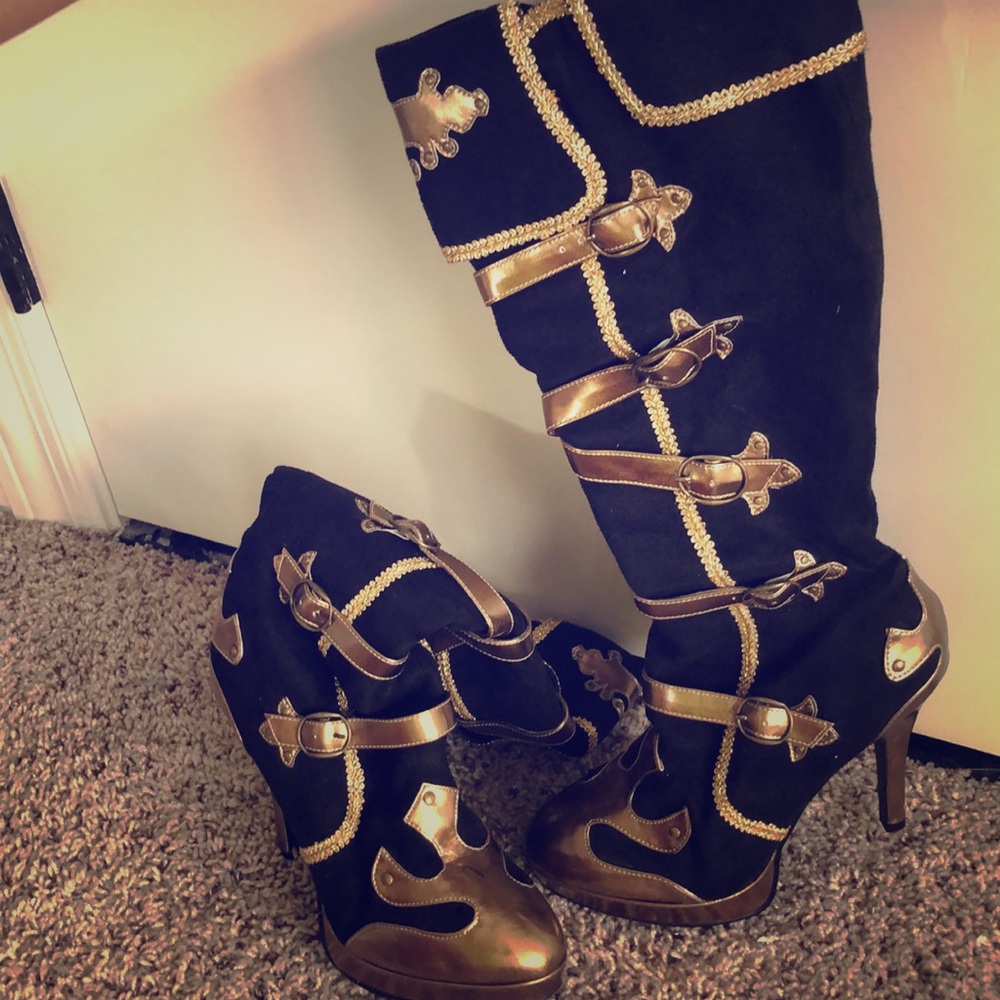 Pirate boots